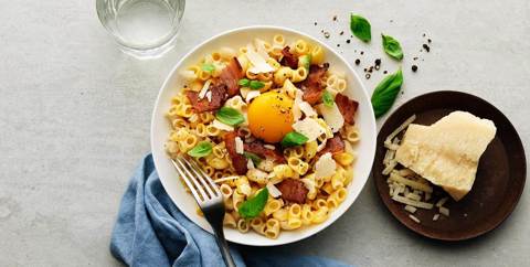 Bönpasta Carbonara med makaroner