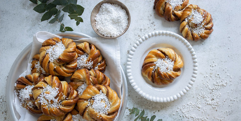 Saftiga kanelbullar med äkta kanel 