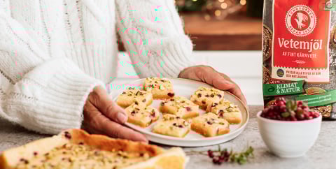 Mjuksega saffranskakor med cheesecaketopping