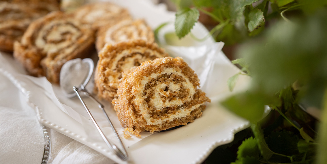 Morotsrulltårta med citronfrosting