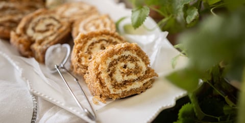 Morotsrulltårta med citronfrosting