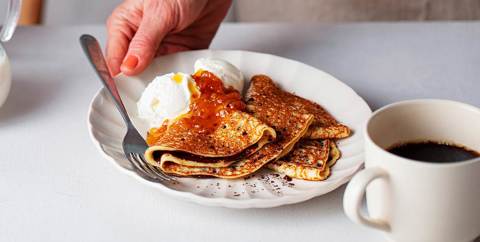 Pannkakscrêpe med mörk choklad  och hjortron