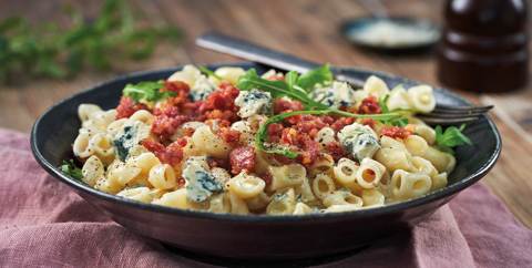 Carbonara med ädelost och salsiccia