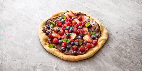 Efterrättspizza med nutella och bär