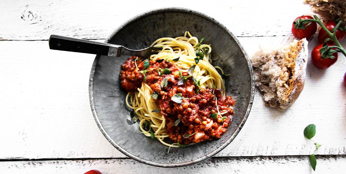 Vegetarisk bolognese med röda linser och timjan